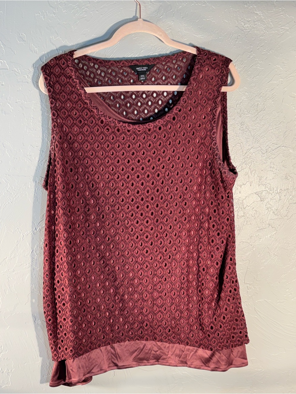 Simply Vera Vera Wang Burgundy Crochet Lace Sleeveless Top